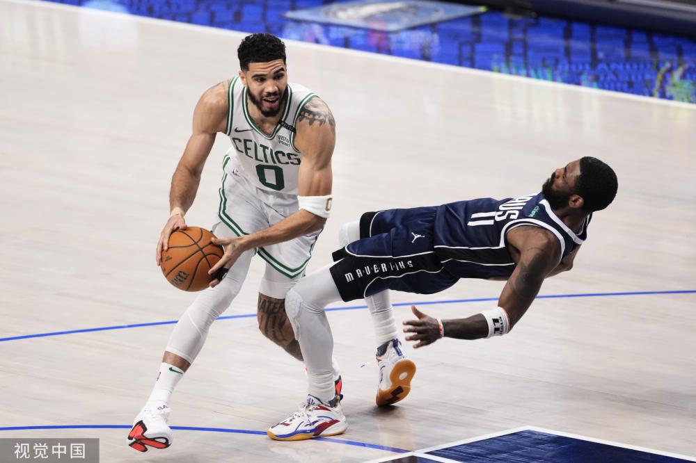 在高尔夫挥 在高尔夫挥