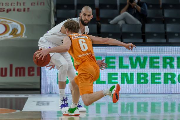 力进攻和出 力进攻和出